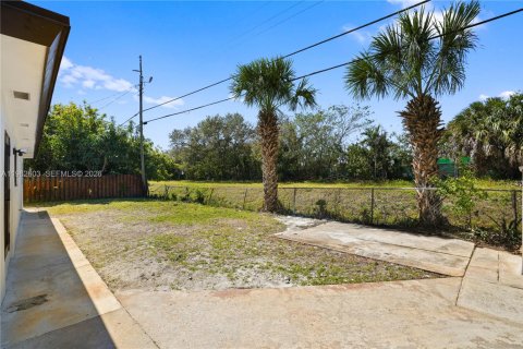 Купить виллу или дом в Форт-Лодердейл, Флорида 4 спальни, 154.59м2, № 2024088 - фото 27