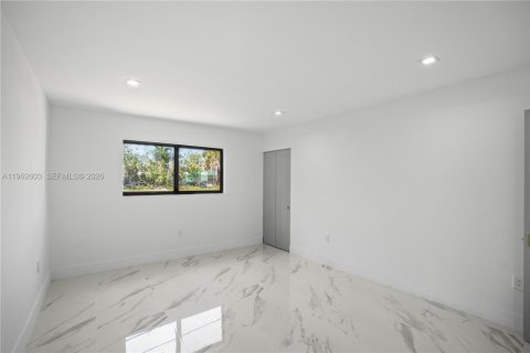 Купить виллу или дом в Форт-Лодердейл, Флорида 4 спальни, 154.59м2, № 2024088 - фото 13