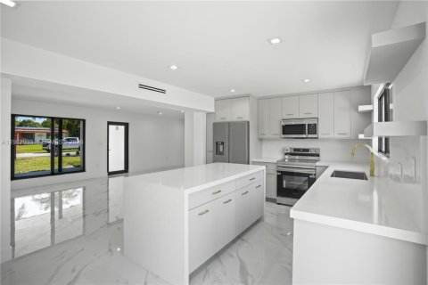 Купить виллу или дом в Форт-Лодердейл, Флорида 4 спальни, 154.59м2, № 2024088 - фото 7