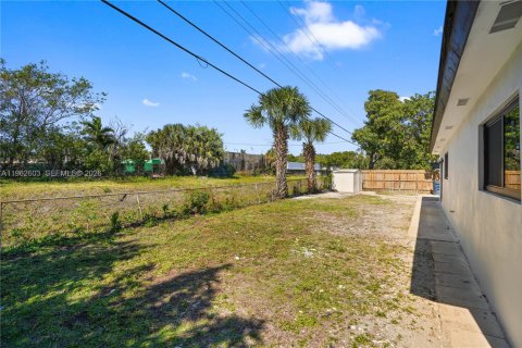 Купить виллу или дом в Форт-Лодердейл, Флорида 4 спальни, 154.59м2, № 2024088 - фото 28