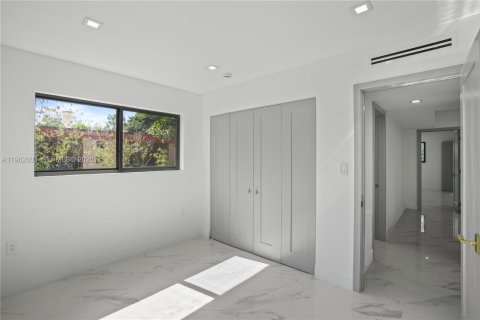 Купить виллу или дом в Форт-Лодердейл, Флорида 4 спальни, 154.59м2, № 2024088 - фото 21