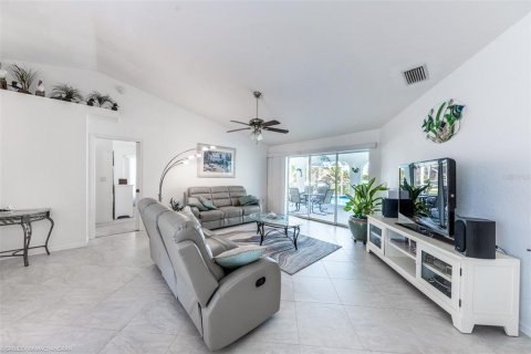 Casa en alquiler en Punta Gorda, Florida, 3 dormitorios, 171.22 m2 № 1375080 - foto 10
