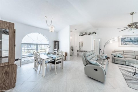 Casa en alquiler en Punta Gorda, Florida, 3 dormitorios, 171.22 m2 № 1375080 - foto 9