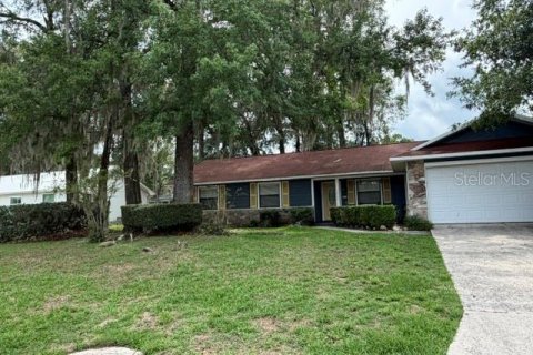House in Gainesville, Florida 3 bedrooms, 139.45 sq.m. № 2235522