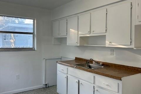 Casa en alquiler en Miami, Florida, 2 dormitorios № 1984657 - foto 3