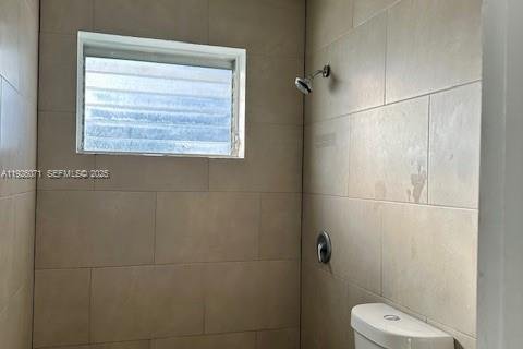 Casa en alquiler en Miami, Florida, 2 dormitorios № 1984657 - foto 10