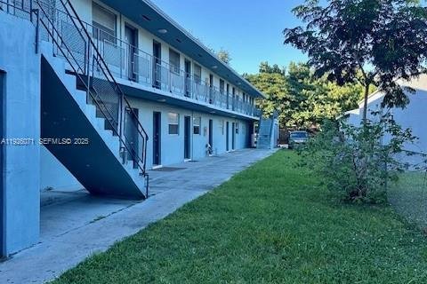 Casa en alquiler en Miami, Florida, 2 dormitorios № 1984657 - foto 1