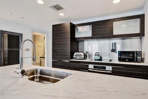 Condominio en venta en Miami, Florida, 1 dormitorio, 76.37 m2 № 1704183 - foto 7