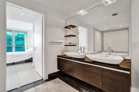 Condominio en venta en Miami, Florida, 1 dormitorio, 76.37 m2 № 1704183 - foto 16