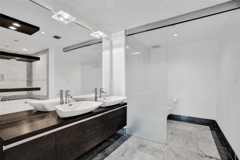 Condominio en venta en Miami, Florida, 1 dormitorio, 76.37 m2 № 1704183 - foto 17