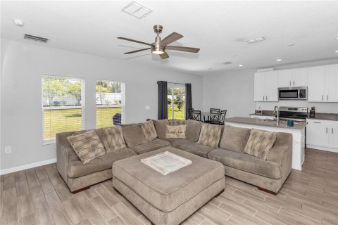 Villa ou maison à vendre à Osteen, Floride: 3 chambres, 123.56 m2 № 2149570 - photo 3