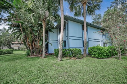 Condo in Palm Harbor, Florida, 1 bedroom  № 1839907 - photo 4
