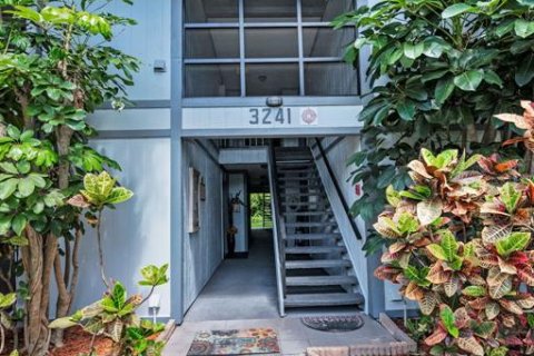 Condo in Palm Harbor, Florida, 1 bedroom  № 1839907 - photo 6