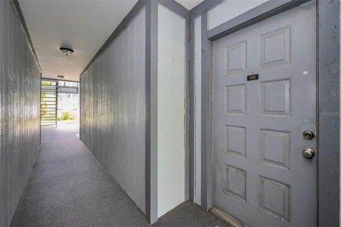 Condo in Palm Harbor, Florida, 1 bedroom  № 1839907 - photo 7