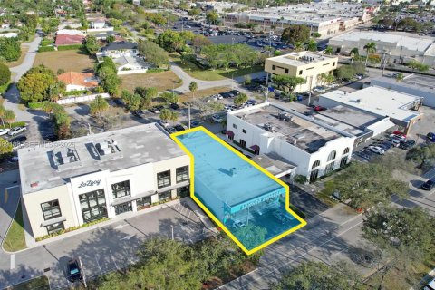 Commercial property in Fort Lauderdale, Florida № 2029994 - photo 13