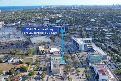 Commercial property in Fort Lauderdale, Florida № 2029994 - photo 9
