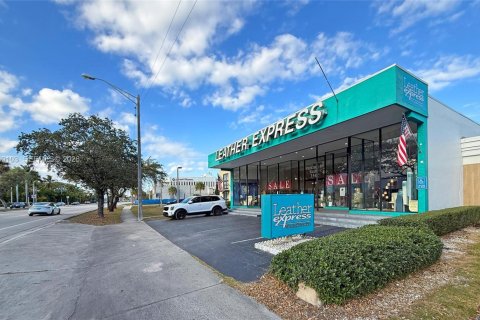 Commercial property in Fort Lauderdale, Florida № 2029994 - photo 2