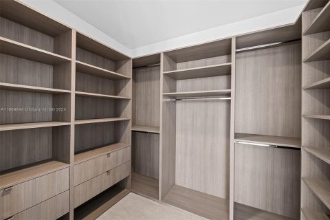 Купить кондоминиум в Майами, Флорида 4 спальни, 307.69м2, № 1984803 - фото 18