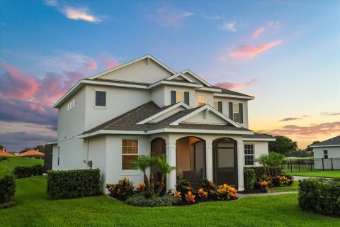 House in Tavares, Florida 4 bedrooms, 253.72 sq.m. № 1782211 - photo 9
