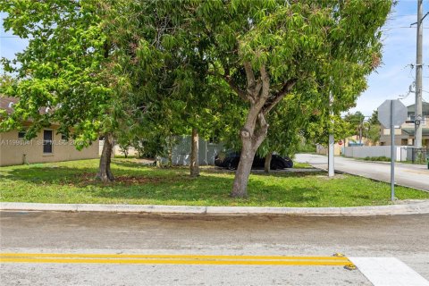 Villa ou maison à vendre à Fort Lauderdale, Floride: 2 chambres № 2059079 - photo 23