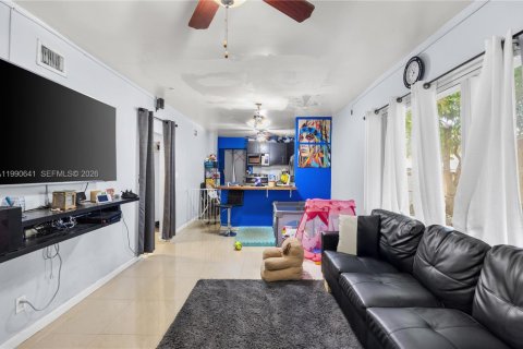 Villa ou maison à vendre à Fort Lauderdale, Floride: 2 chambres № 2059079 - photo 6