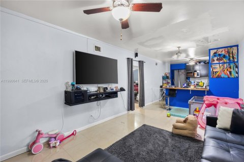 Villa ou maison à vendre à Fort Lauderdale, Floride: 2 chambres № 2059079 - photo 7