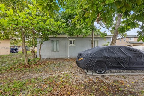 Villa ou maison à vendre à Fort Lauderdale, Floride: 2 chambres № 2059079 - photo 24