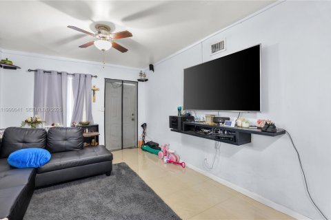 Villa ou maison à vendre à Fort Lauderdale, Floride: 2 chambres № 2059079 - photo 8