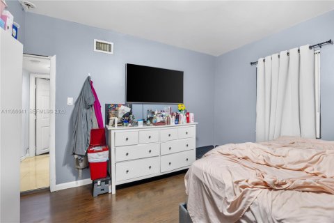 Villa ou maison à vendre à Fort Lauderdale, Floride: 2 chambres № 2059079 - photo 12