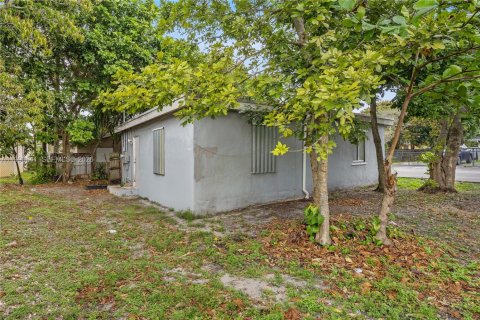 Villa ou maison à vendre à Fort Lauderdale, Floride: 2 chambres № 2059079 - photo 25