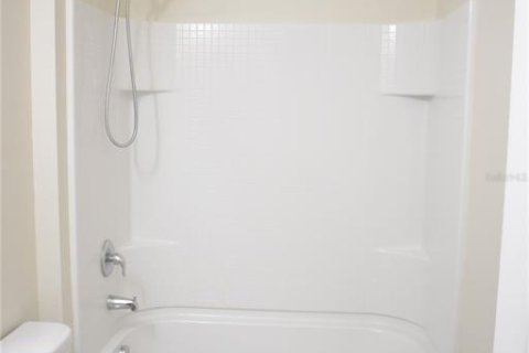 Casa en alquiler en Kissimmee, Florida, 4 dormitorios, 171.68 m2 № 1903315 - foto 21