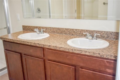 Casa en alquiler en Kissimmee, Florida, 4 dormitorios, 171.68 m2 № 1903315 - foto 20