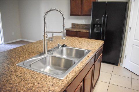 Casa en alquiler en Kissimmee, Florida, 4 dormitorios, 171.68 m2 № 1903315 - foto 11