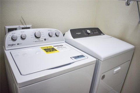 Casa en alquiler en Kissimmee, Florida, 4 dormitorios, 171.68 m2 № 1903315 - foto 26