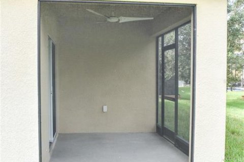 Casa en alquiler en Kissimmee, Florida, 4 dormitorios, 171.68 m2 № 1903315 - foto 24