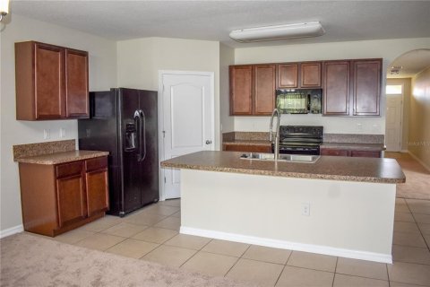 Casa en alquiler en Kissimmee, Florida, 4 dormitorios, 171.68 m2 № 1903315 - foto 5