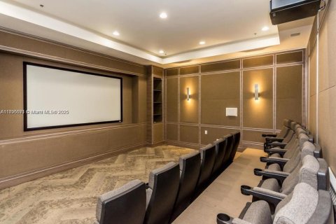 Condo in Aventura, Florida, 2 bedrooms  № 1947708 - photo 30