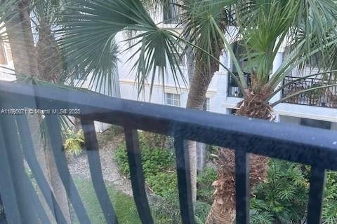 Condo in Aventura, Florida, 2 bedrooms  № 1947708 - photo 16