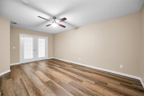 House in New Port Richey, Florida 2 bedrooms, 152.55 sq.m. № 2212696 - photo 16