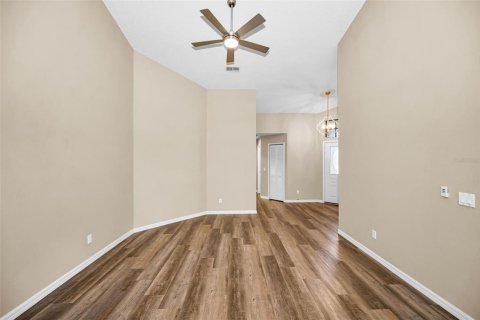 House in New Port Richey, Florida 2 bedrooms, 152.55 sq.m. № 2212696 - photo 6