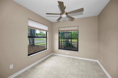 House in New Port Richey, Florida 2 bedrooms, 152.55 sq.m. № 2212696 - photo 15