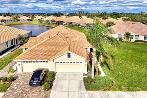 House in North Port, Florida 2 bedrooms, 124.58 sq.m. № 2156917 - photo 3