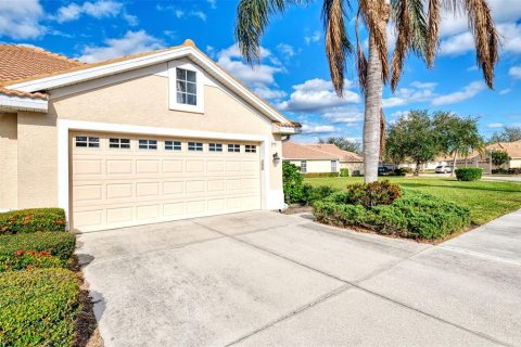 House in North Port, Florida 2 bedrooms, 124.58 sq.m. № 2156917 - photo 7