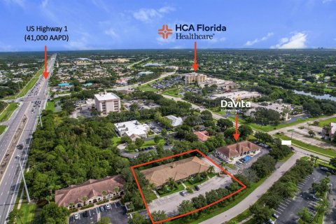 Commercial property in Port St. Lucie, Florida № 2279529