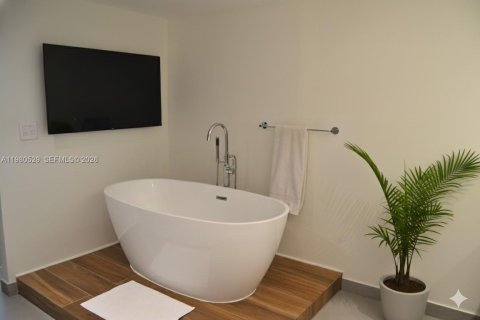 Copropriété à vendre à Miami, Floride: 2 chambres, 205.78 m2 № 2043828 - photo 22