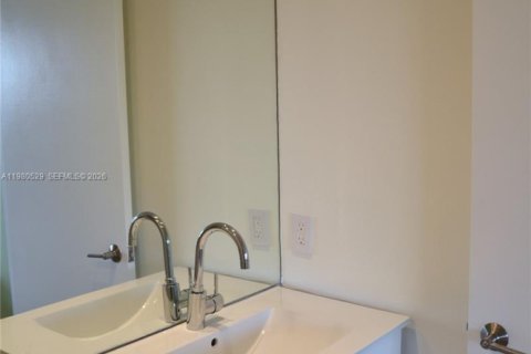 Copropriété à vendre à Miami, Floride: 2 chambres, 205.78 m2 № 2043828 - photo 29