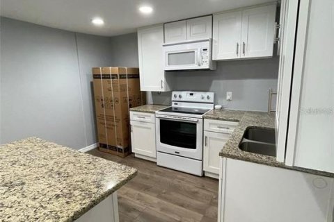 Commercial property in Clearwater, Florida 6 bedrooms, 315.03 sq.m. № 2429218 - photo 27