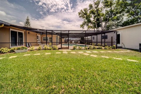 Commercial property in Clearwater, Florida 6 bedrooms, 315.03 sq.m. № 2429218 - photo 5