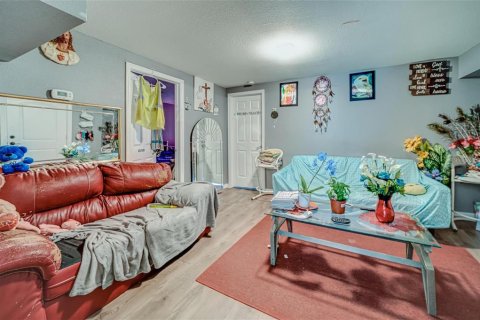 Commercial property in Clearwater, Florida 6 bedrooms, 315.03 sq.m. № 2429218 - photo 11