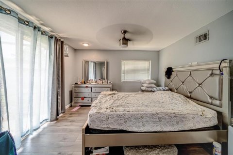 Commercial property in Clearwater, Florida 6 bedrooms, 315.03 sq.m. № 2429218 - photo 15